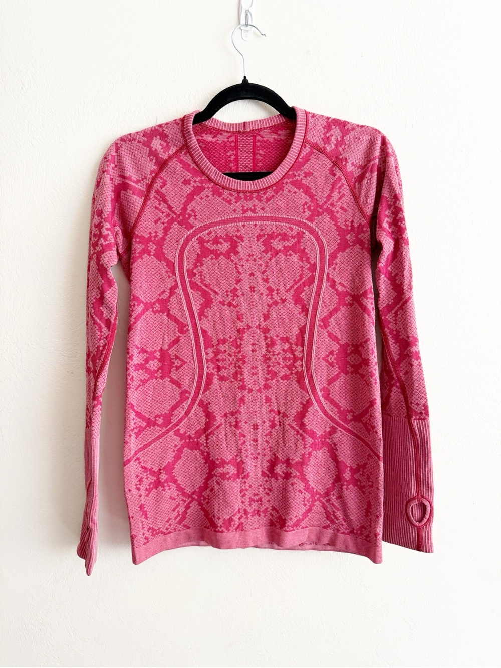 Lululemon Swiftly Tech Long Sleeve Crew in Heathered Cranberry size 8